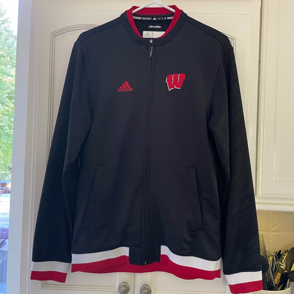 Men’s small zip up jacket